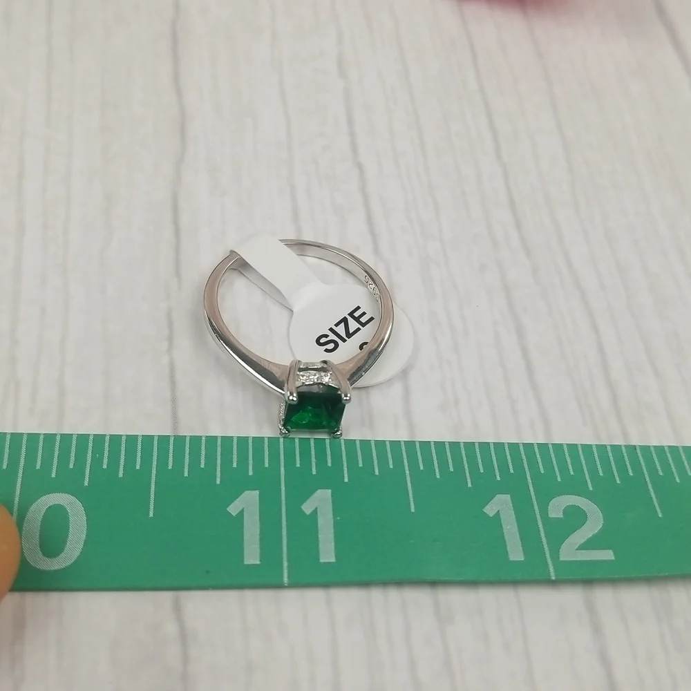 925 Silver CZ Green Ring Size 8-NWT Cubic Zirconia emerald color